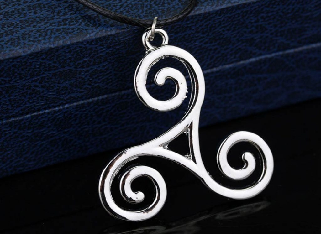 Triskelion men pendant