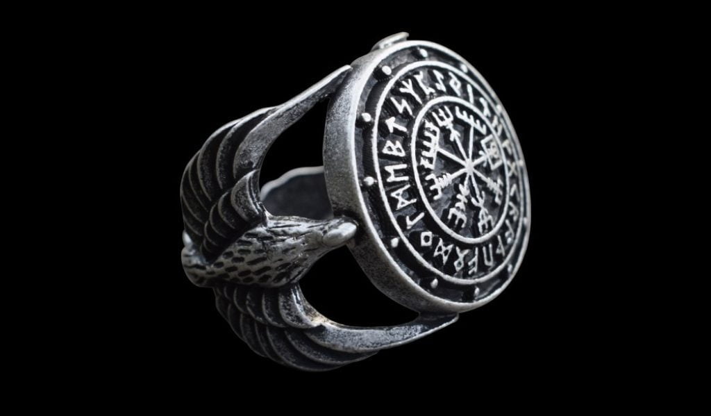 Vegvisir symbol ring