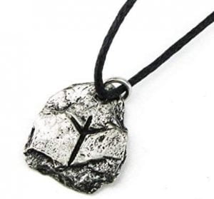 algiz norse viking rune pendant